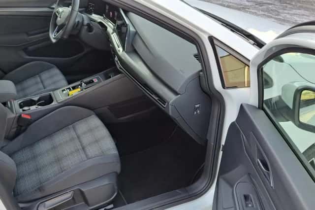 Volkswagen Golf (2021) thumbnail 6