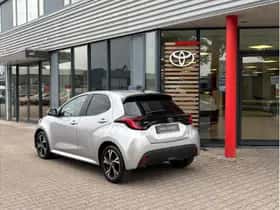 Toyota Yaris (2025) thumbnail 2