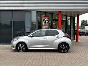 Toyota Yaris (2025) thumbnail 3
