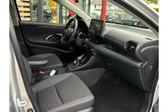Toyota Yaris (2025) thumbnail 6