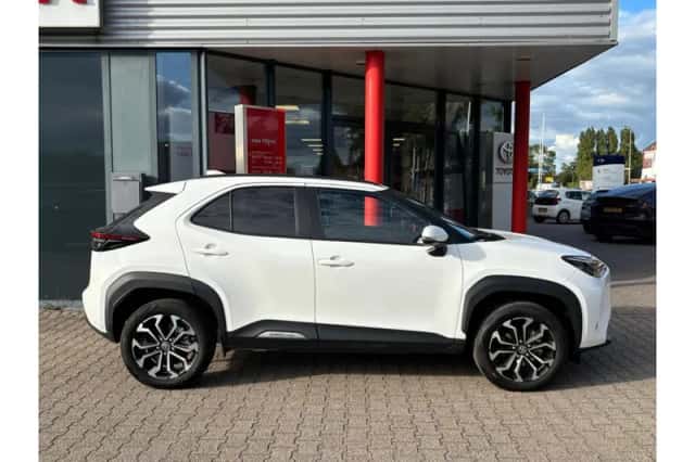 Toyota Yaris Cross (2025) thumbnail 3