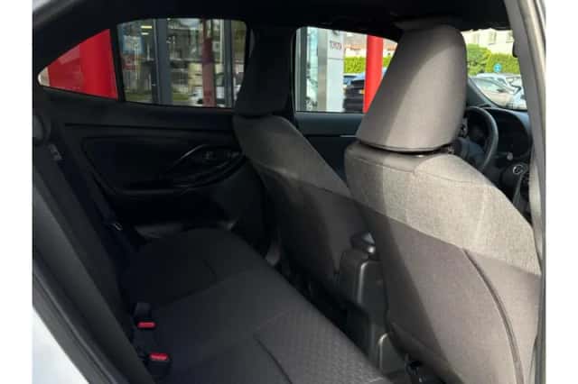 Toyota Yaris Cross (2025) thumbnail 6