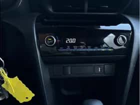 Toyota Yaris Cross (2024) thumbnail 16