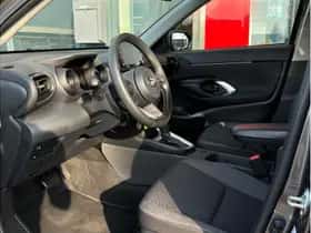 Toyota Yaris Cross (2024) thumbnail 9