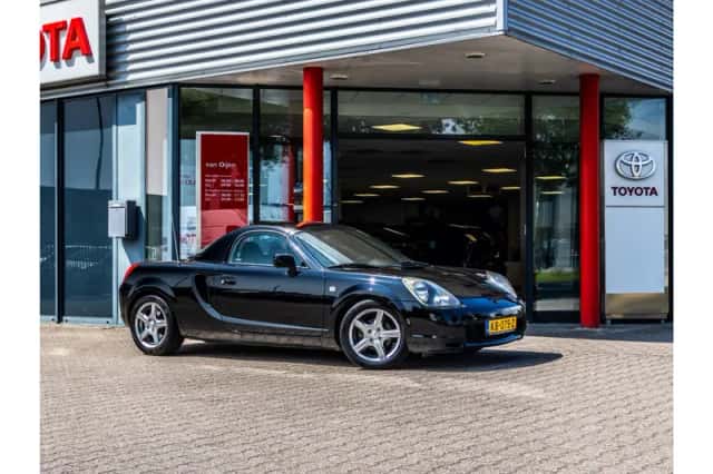 Toyota MR2 (2000) thumbnail 1