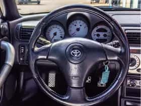 Toyota MR2 (2000) thumbnail 6
