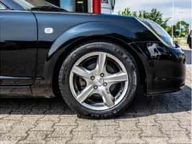 Toyota MR2 (2000) thumbnail 10