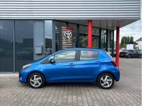 Toyota Yaris (2016) thumbnail 3