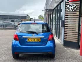Toyota Yaris (2016) thumbnail 5