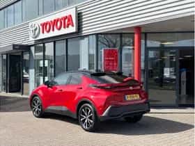 Toyota C-HR (2024) thumbnail 2