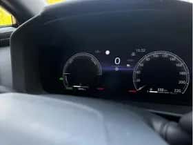 Toyota C-HR (2024) thumbnail 12