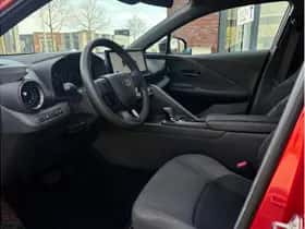 Toyota C-HR (2024) thumbnail 7