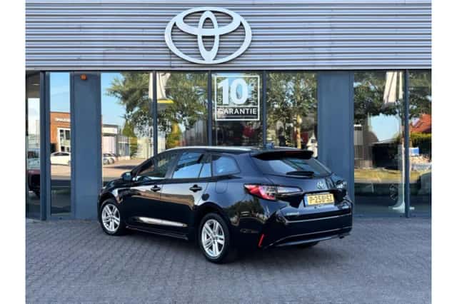 Toyota Corolla (2022) thumbnail 2
