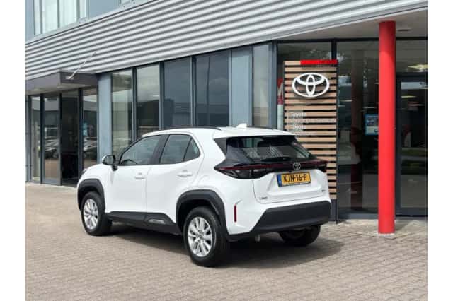 Toyota Yaris Cross (2025) thumbnail 2