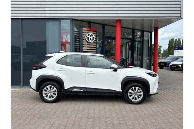 Toyota Yaris Cross (2025) thumbnail 4