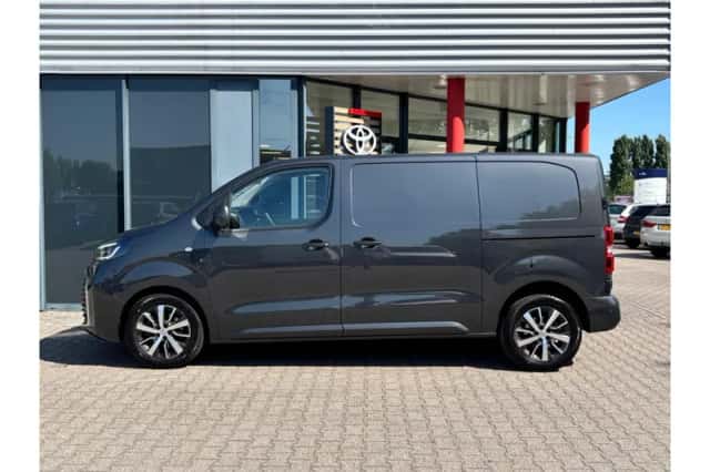 Toyota Proace (2024) thumbnail 4