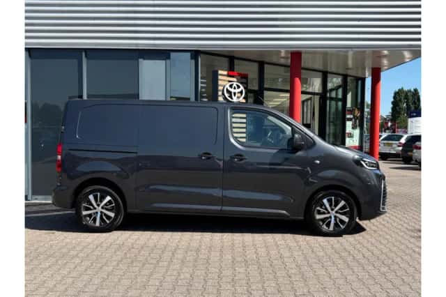Toyota Proace (2024) thumbnail 6