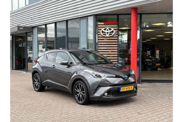 Toyota C-HR (2018) thumbnail 1