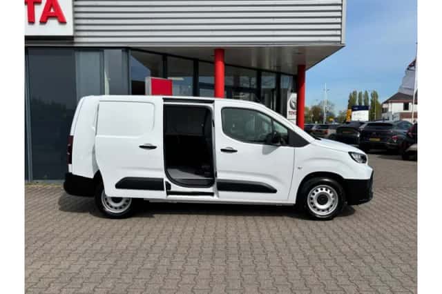 Toyota Proace (2024) thumbnail 3