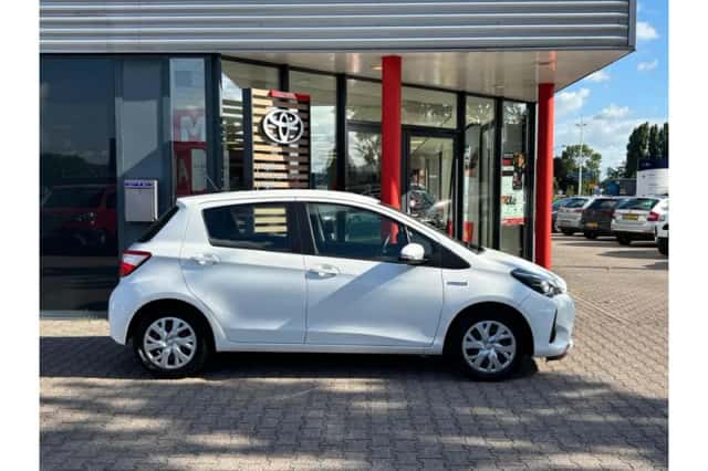 Toyota Yaris (2019) thumbnail 5
