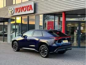 Toyota bZ4X (2025) thumbnail 2