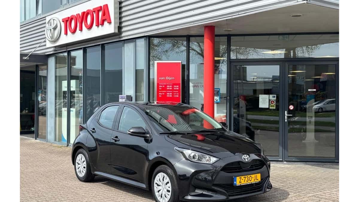 Toyota Yaris (2024) — foto 1