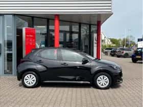 Toyota Yaris (2024) thumbnail 4