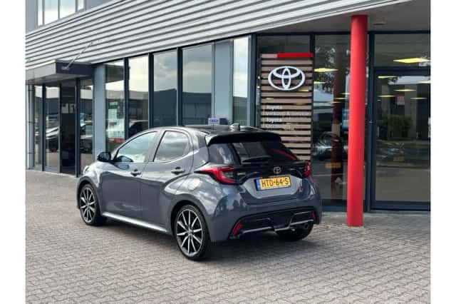 Toyota Yaris (2025) thumbnail 2