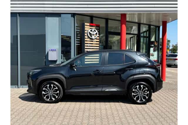 Toyota Yaris Cross (2024) thumbnail 3