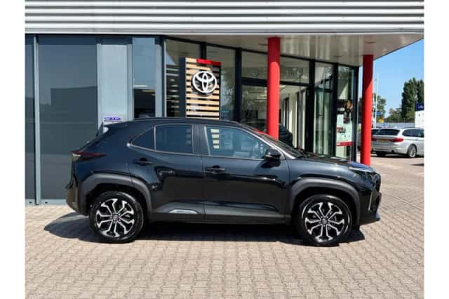 Toyota Yaris Cross (2024) thumbnail 5