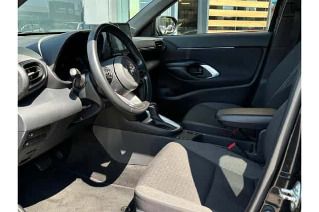 Toyota Yaris Cross (2024) thumbnail 6
