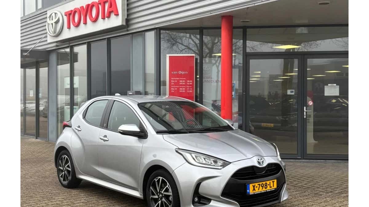 Toyota Yaris (2022) — foto 1