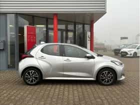 Toyota Yaris (2022) thumbnail 4
