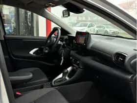 Toyota Yaris (2022) thumbnail 5