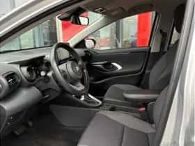 Toyota Yaris (2022) thumbnail 8