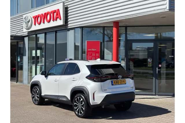 Toyota Yaris Cross (2023) thumbnail 2