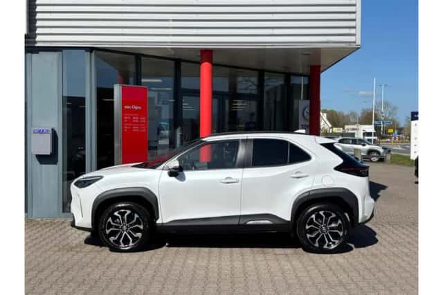 Toyota Yaris Cross (2023) thumbnail 3