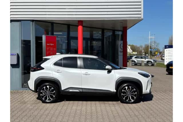 Toyota Yaris Cross (2023) thumbnail 4