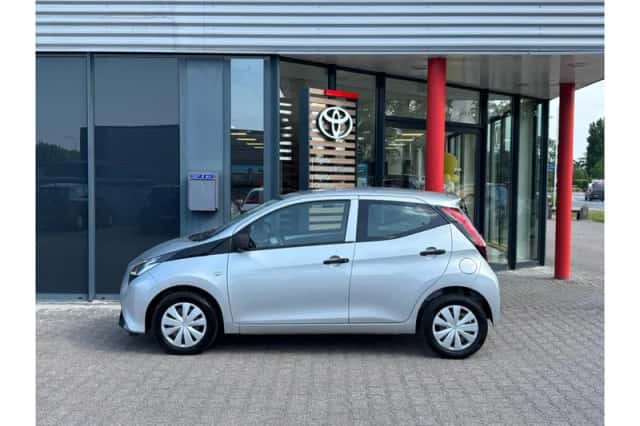 Toyota Aygo (2019) thumbnail 3