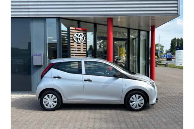 Toyota Aygo (2019) thumbnail 4
