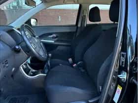 Toyota Urban Cruiser (2010) thumbnail 11