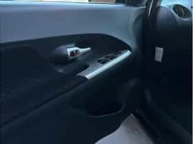 Toyota Urban Cruiser (2010) thumbnail 13