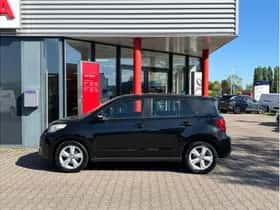 Toyota Urban Cruiser (2010) thumbnail 3