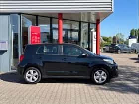 Toyota Urban Cruiser (2010) thumbnail 4