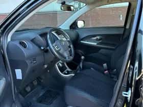 Toyota Urban Cruiser (2010) thumbnail 10