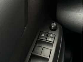 Toyota Yaris Cross (2025) thumbnail 16