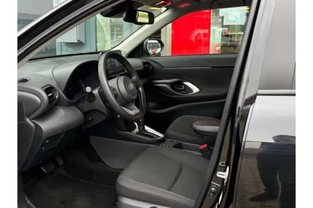 Toyota Yaris Cross (2025) thumbnail 5