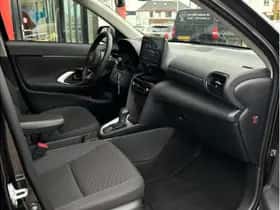 Toyota Yaris Cross (2025) thumbnail 9