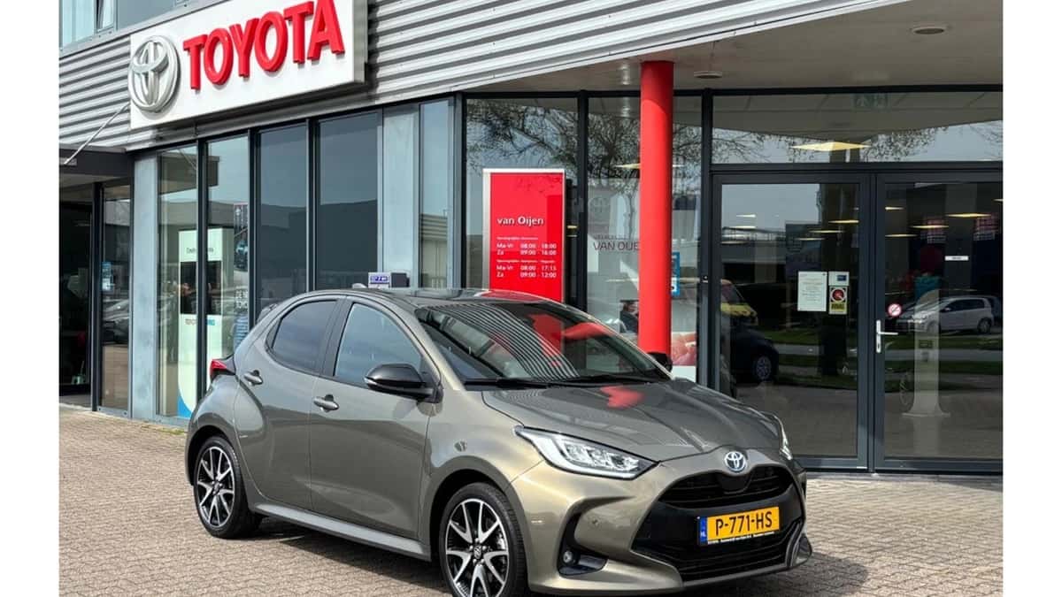 Toyota Yaris (2022) — foto 1