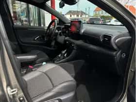 Toyota Yaris (2022) thumbnail 11
